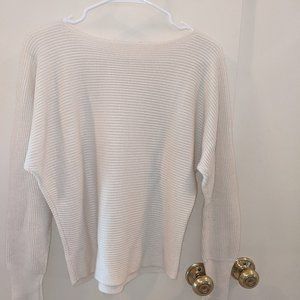 White acrylic sweater/nylon/wool